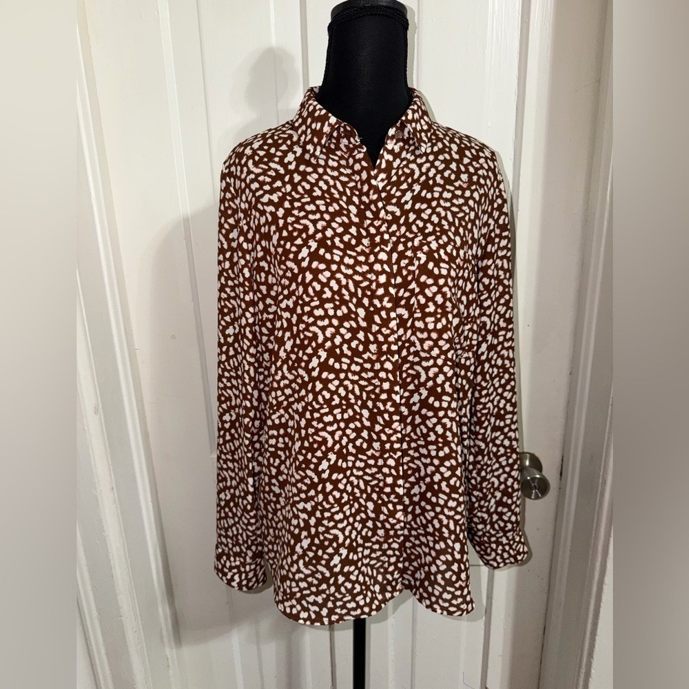 Women's size medium top Brown and White Casual Shirt Apt. 9